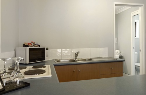 Raceview Hotel | Country Motel Ipswich