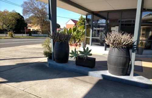 Singleton Hotel | Country Motor Inn