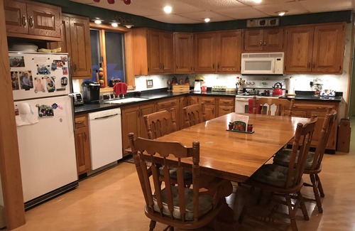 Brockport Resort | Country Mountain Paradise - Sunshine East suite