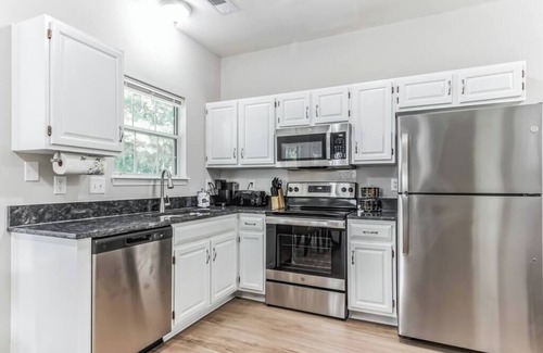 North Charleston House | Country Oasis w/Game Rm, Mins from DWTN & Airport