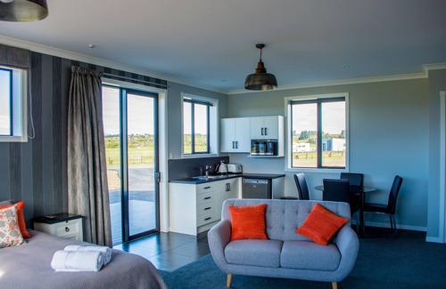 Te Anau Bed & Breakfast | Country outlook close to Town