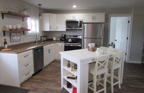 Westby Cottage | Country Pines Cottage - 1000 SQ/FT in the country - Peaceful & Relaxing