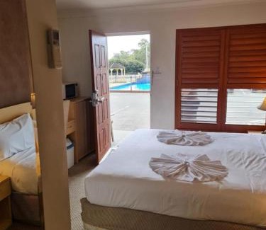 Taree Hotel | Country Plaza Motel Taree