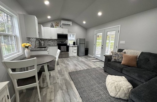 Peru House | Country Quaint near Mississinewa Lake