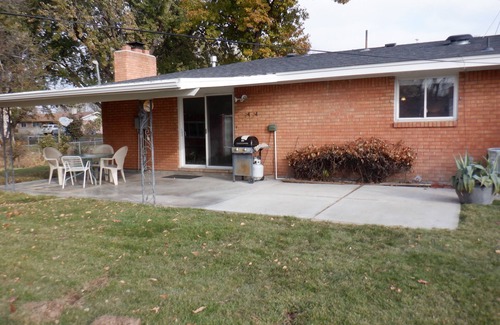 West Valley House | Country Quiet, City Close