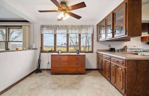 Ledgeview House | Country Ranch - Quick Access Hwy 43