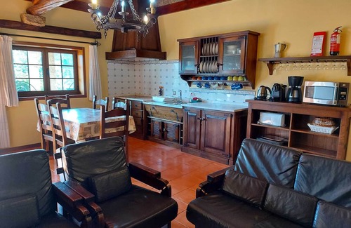 Moreira do Castelo Cottage | Country Refuge with Pool, Tennis and Incredible Views - Pure Tranquillity