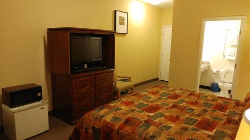 Manvel Hotel | Country Regency Inn & Suites