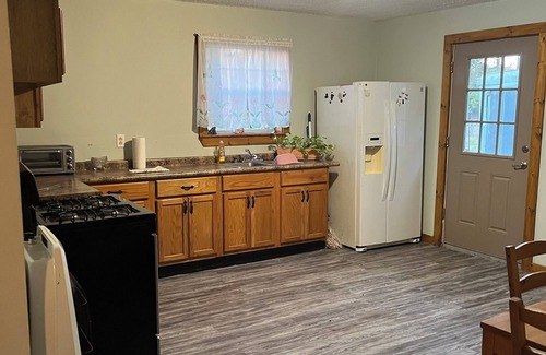 Mississippi Gulf Coast Apartment | Country retreat, fully furnished, easy access, pet friendly apartment.