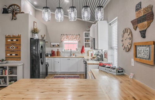 Weatherford Cottage | Country Retreat near Ft. Worth, Texas!