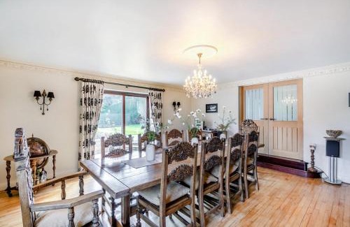 Rastrick House | Country Retreat with Grounds & Leisure Facilities