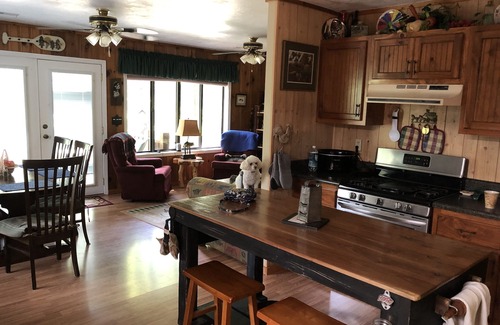 Murphy House | Country River Cabin