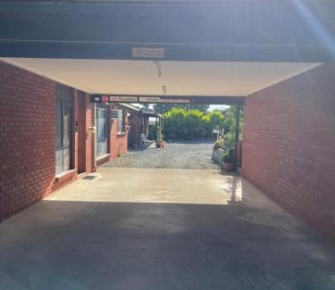Narrandera Hotel | Country Roads Motor Inn