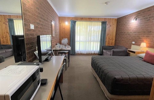 Narrandera Hotel | Country Roads Motor Inn Narrandera