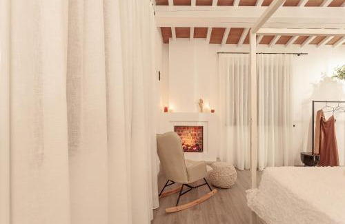 Sant'Andrea in Besanigo House | Country Rooms & Suite La Quercia