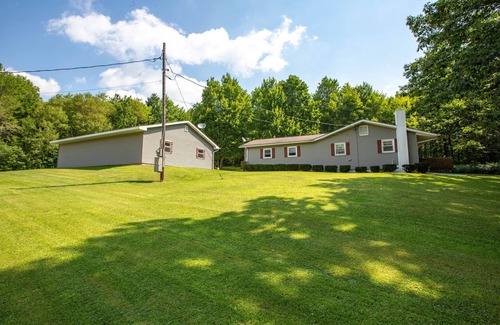 Town of Reading House | Country Seclusion 3 BR; 2 BA; sleeps 6;