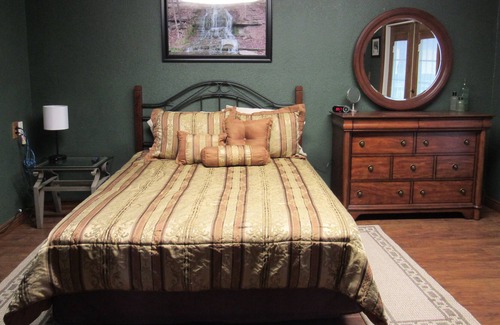 Smithshire Apartment | Country Setting Close to Town 2 Bedroom Apartment