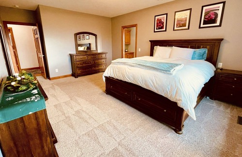 Grantsdale House | Country setting close to everything you want!