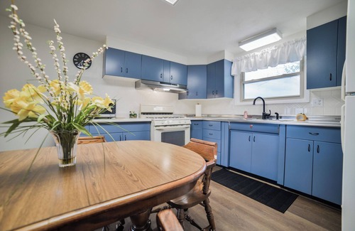 Jackson House | Country Setting & Views - Garage Parking - Fast Wifi