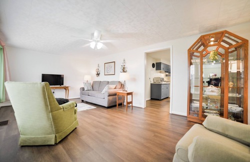 Jackson House | Country Setting & Views - Garage Parking - Fast Wifi
