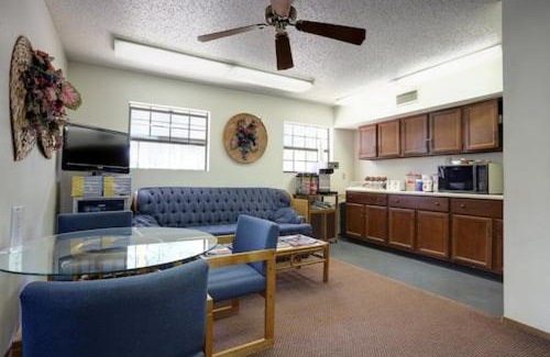 Tyler Hotel | Country Side Inn