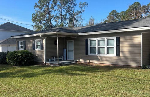 McRae House | Country Springs Cottage - 2-bedroom house in charming McRae-Helena