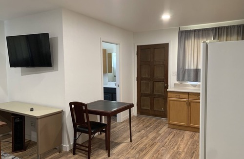 Visalia Apartment | Country studio apartment minutes from town