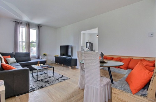 Saint-Hubert House | Country style house - 2500 sf. - 4 floors