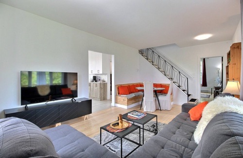 Saint-Hubert House | Country style house - 2500 sf. - 4 floors