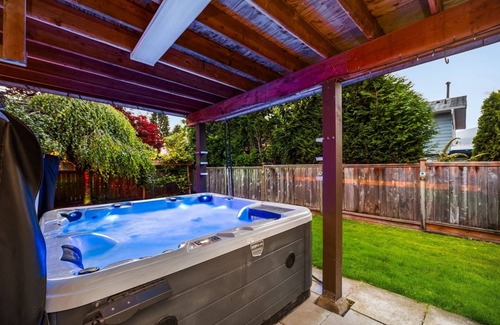 Port Moody House | Country style vacation home suite-REC- GYM AND HOTTUB INCLUDED-PET FRIENDLY