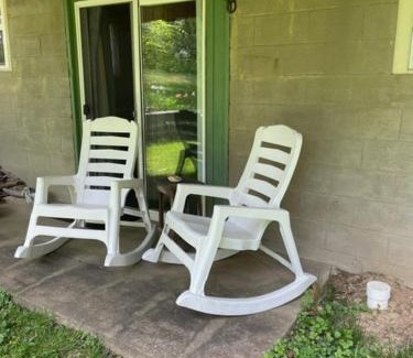 Athens House | Country suite with bath and laundry