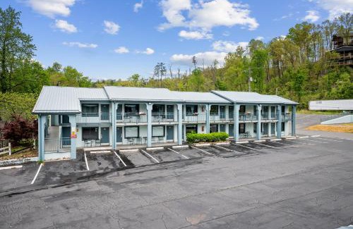 Gatlinburg Hotel | Country Town N' Suites