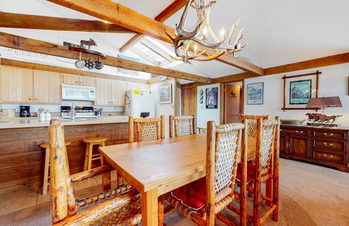 Jackson Hole House | Country townhome next to golf course with mountain view & vaulted ceilings