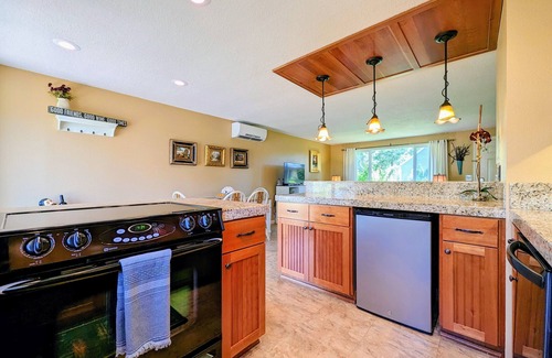Carlton House | Country View Cottages, Stylish, Comfy, Uncorked Cottage Near Downtown Carlton