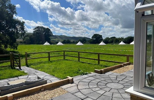 Westbury Apartment | Country View Lodge