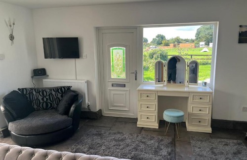 Westbury Apartment | Country View Lodge