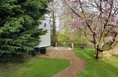 Low Catton Cabin | Country views, great access to York and the coast