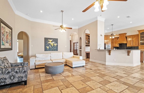 Waxahachie House | Country Villa in Waxahachie