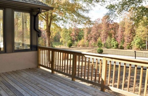 Conyers House | Country Villa - Lakefront Pool