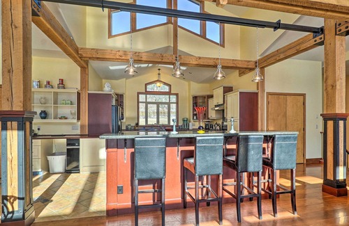 Central Okanagan Villa | Country Villa on Kalamalka Lake w/ Private Pool!