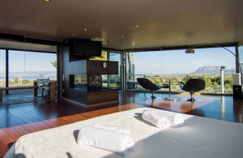 Velo-Vocha Villa | Country Villa Peloponnese with tennis court and pool