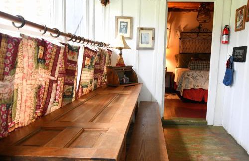 Glen Rose Hotel | Country Woods Inn