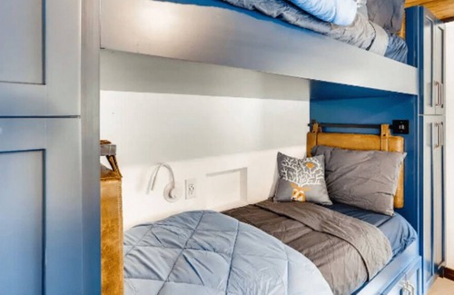 Idaho Springs Cabin | Countryrock Modern Small Cabin near the creek