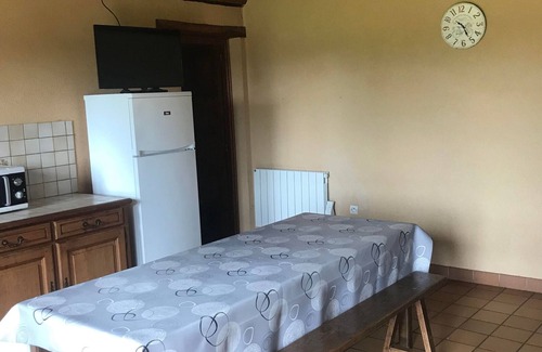 Marolles-les-Braults Cottage | Countryside Retreat with Pond, Games Room, and Nearby Attractions