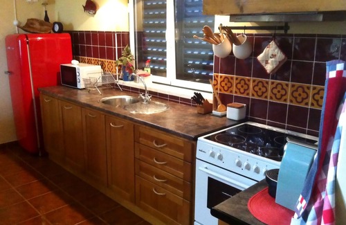 Serta Cottage | Countryside and river beaches - your animals are welcome