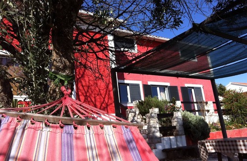 Serta Cottage | Countryside and river beaches - your animals are welcome