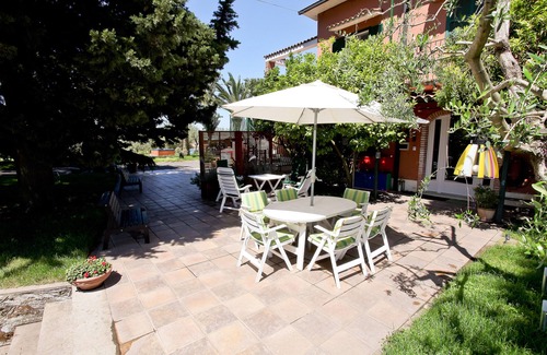 Zona XXVI Castel di Decima Apartment | Countryside apartment with pool, jacuzzi and beautiful park