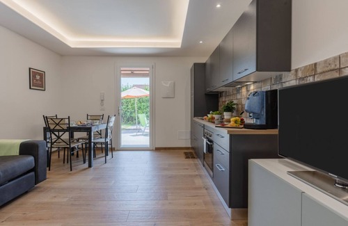 Cascina Apartment | Countryside Apt with Swimming Pool and Parking