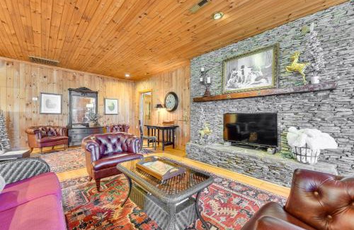 North Carolina Piedmont House | Countryside Cabin Rental about 10 Mi to Wadesboro!