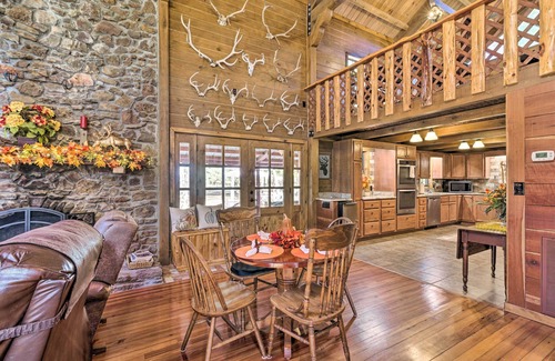 Wheeler Cabin | Countryside Cabin Retreat w/Outdoor Kitchen!
